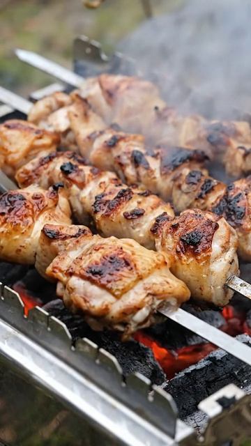 Смолкает дым — и хочется ждать ещё