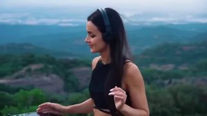 Под эту песню ребята за лентой выезжают на БЗ и обратно! Мощь песни так и рвёт!