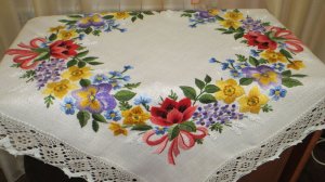 Скатерть, вышитая гладью, по набору Schaefer