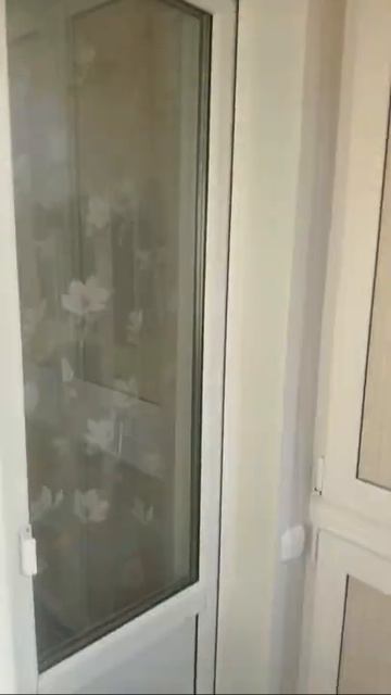 Внутренняя отделка лоджии 6м, разделенная перегородкой на две части