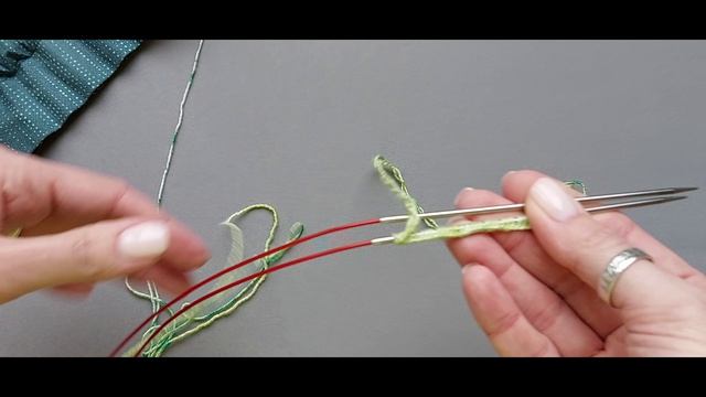 Как набрать петли сразу на ДВА носка