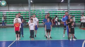 Ийэм, Аҕам уонна Мин спортивнай дьиэ кэргэн