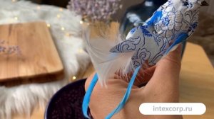 Украшение ПТИЧКА-ОЧАРОВАНИЕ на клипсе, перо, текстиль, белая с голубым, 17 см, MC40012