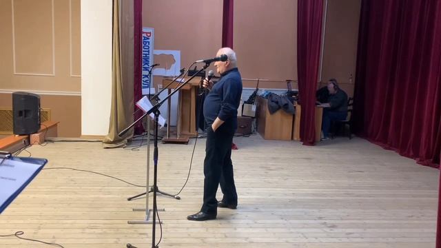 Пригласили в Райцентр выступить на праздничном концерте