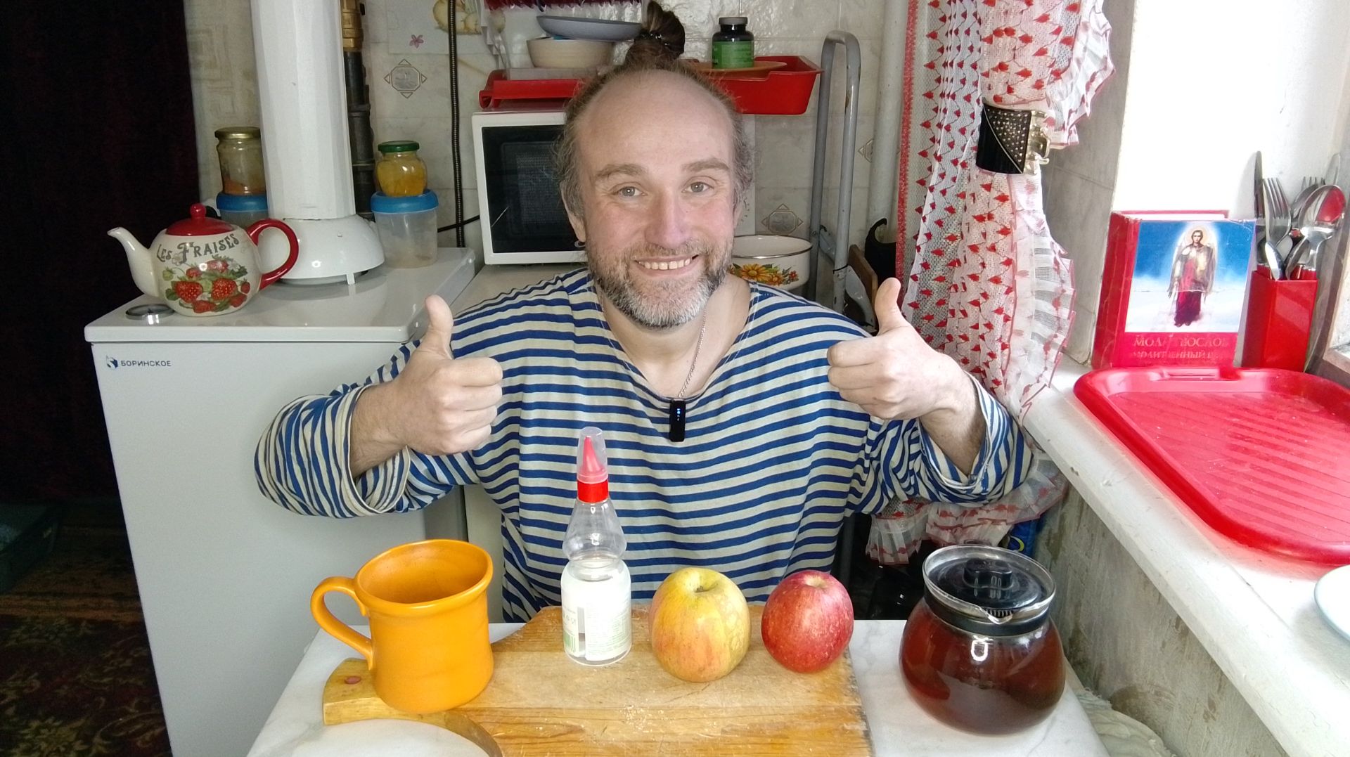 Завтрак с Рыжулей и Цецилией. Спасибо за донаты. Мукбанг. Обжор. Еда на камеру. Диета. Шизофрения.