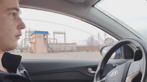 Практическое занятие с Никитой. Учимся трогаться и тормозить переносом ноги с тормоза на газ