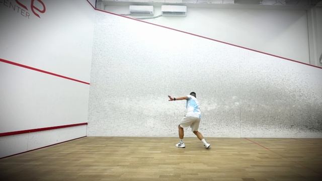 СКВОШ. Драйв в передней зоне справа 2