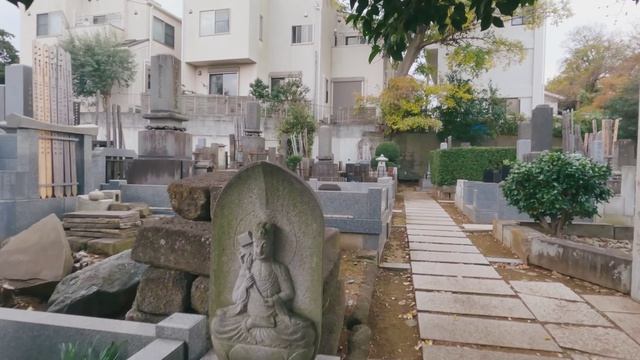 ЯПОНИЯ. КЛАДБИЩЕ. Как хоронят  людей в Японии и сколько стоит место на кладбище