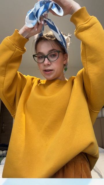 Как тебе такой платочек?