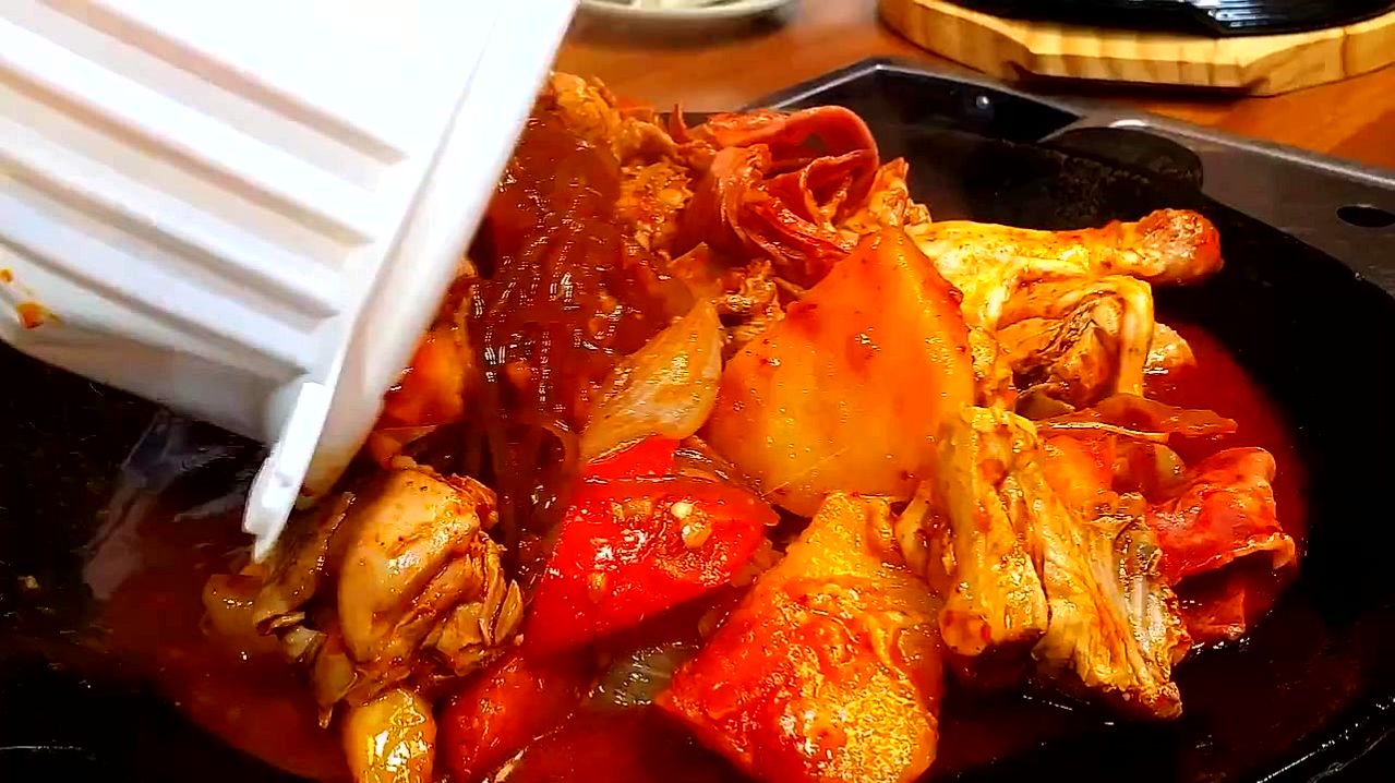 Кореянка ест курицу. Мукбанг. Корейцы едят на камеру. 🍣 большой сет