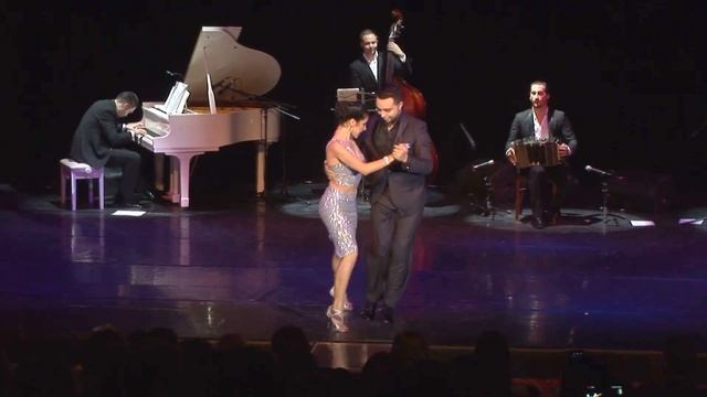 Solo Tango orquesta, Jonathan Saavedra & Clarisa Aragon 