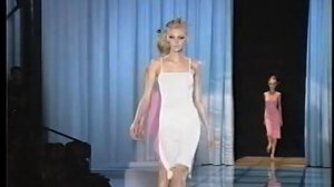 Показ коллекции Gianni Versace сезона весна-лето 1997