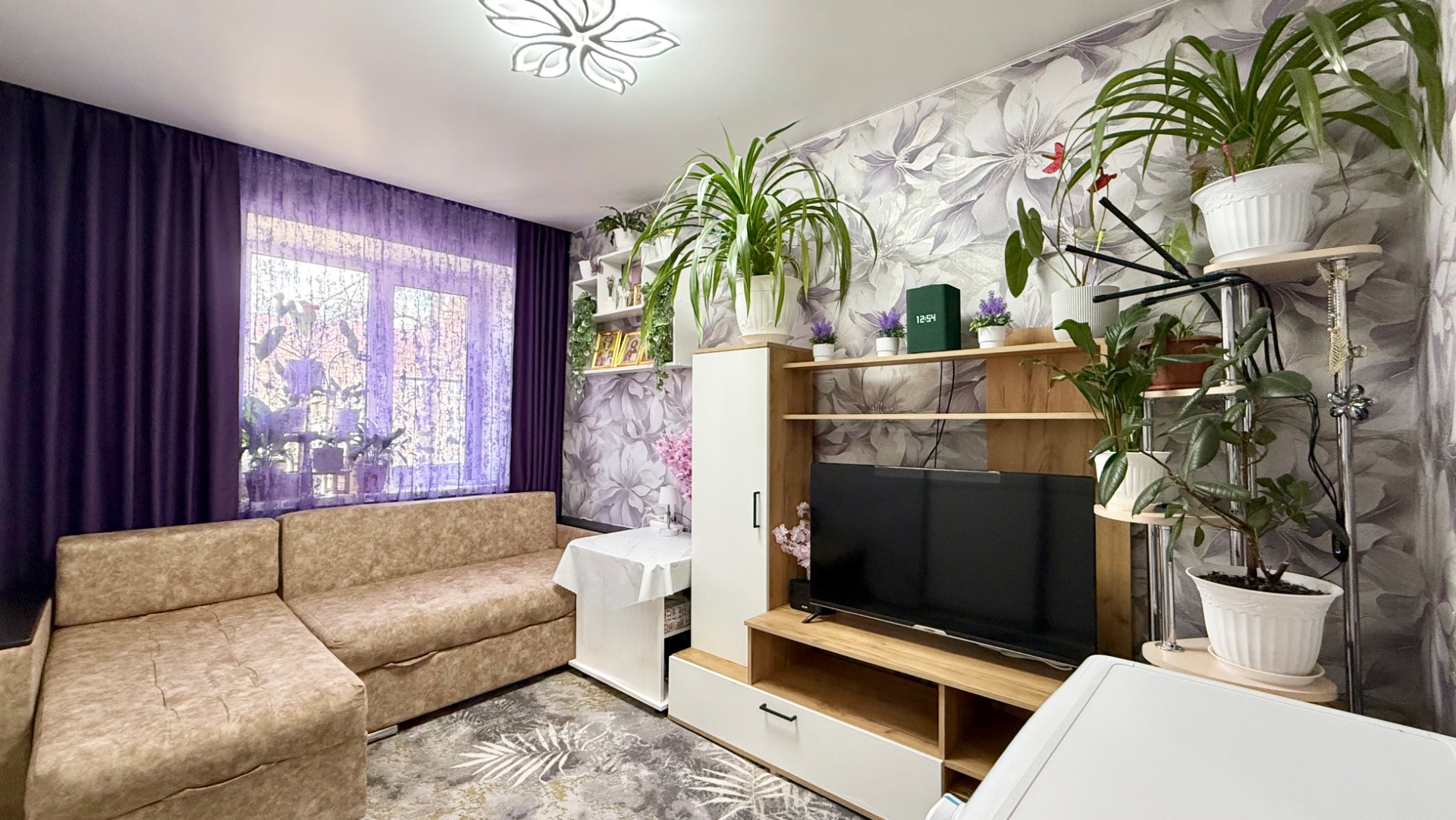 В продаже двухкомнатная квартира в центре