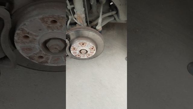 Как снять колесо