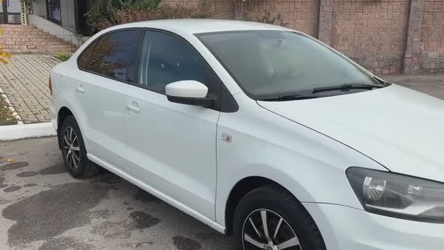 Автомобиль Volkswagen Polo в автосалоне Аврора в Симферополе (3760)