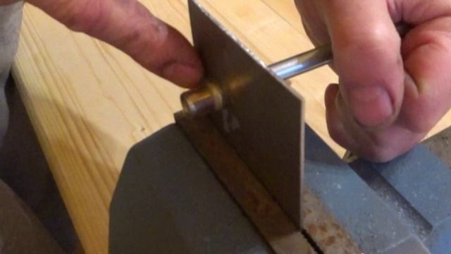 Установка гаек заклепок без спец. инструмента