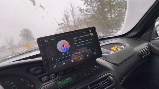 Вот погода уже почти май идёт снег зелёная трава покрывается снегом переобуть автомобиль на лето