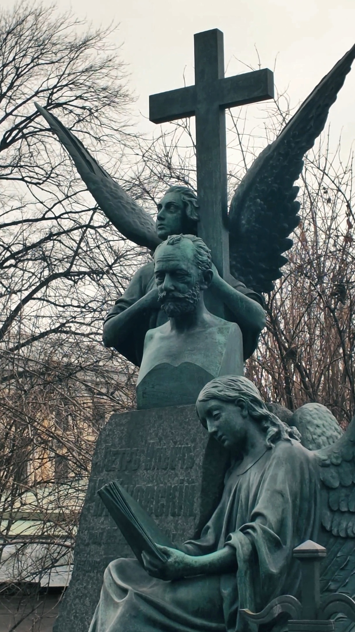 Санкт-Петербург места. Некрополь мастеров искусств или музей городской скульптуры