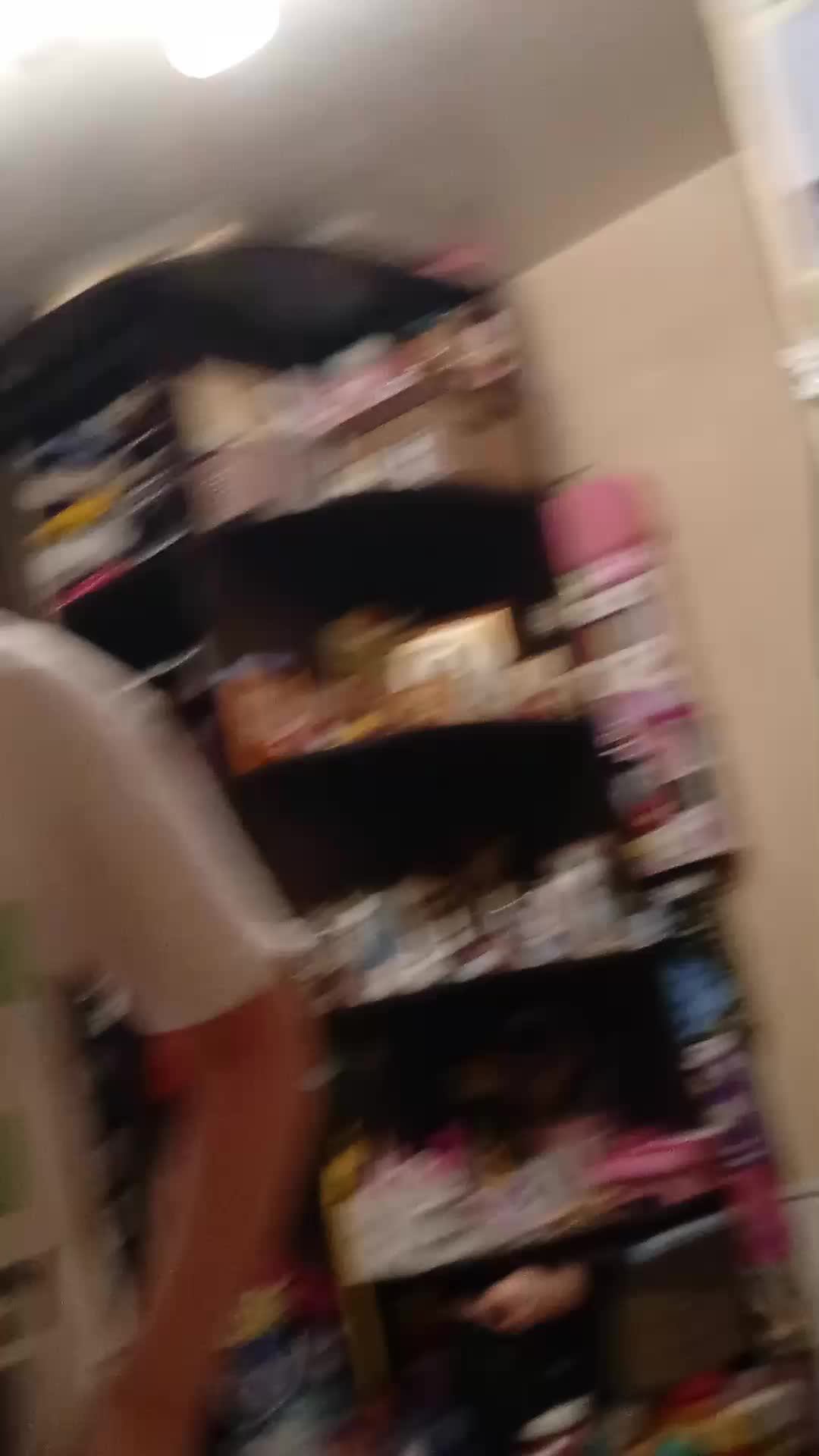 я вытерла  п о п о й стол