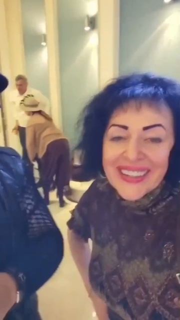 КАРТИНЫ ХУДОЖНИКА ЕЛЕНЫ ГРОХОВИЦКОЙ на неделе моды GEO FASHION WEEK ОТ ЛЕГЕНДАРНОГО ПОРТАЛА GEOMETRI