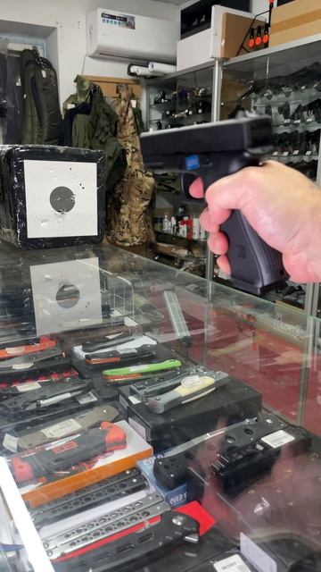 Страйкбольный пистолет WE Glock-17 Gen.5, сменные накладки