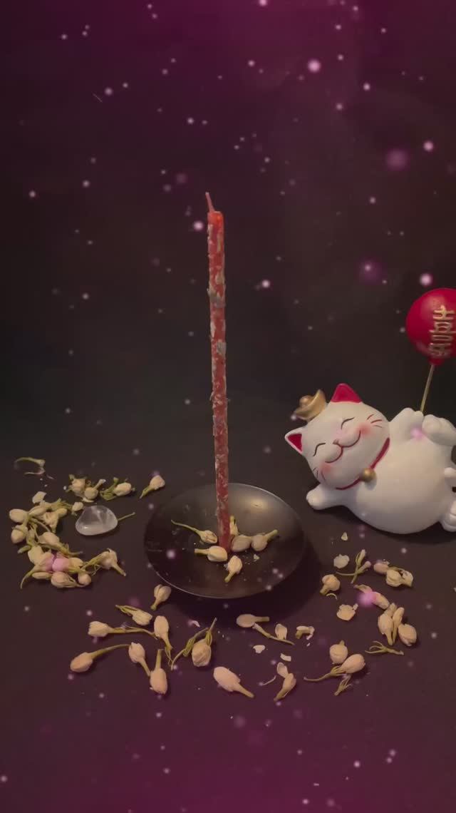 Красная свеча♥️ Ритуал на женскую привлекательность✨