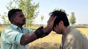 Безумное расслабление. Массаж головы Чача Мултани сделает Вас расслабленным