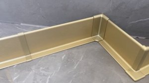 Плинтус алюминиевый L-образный Золото БРАШ (40х13х3000 мм)