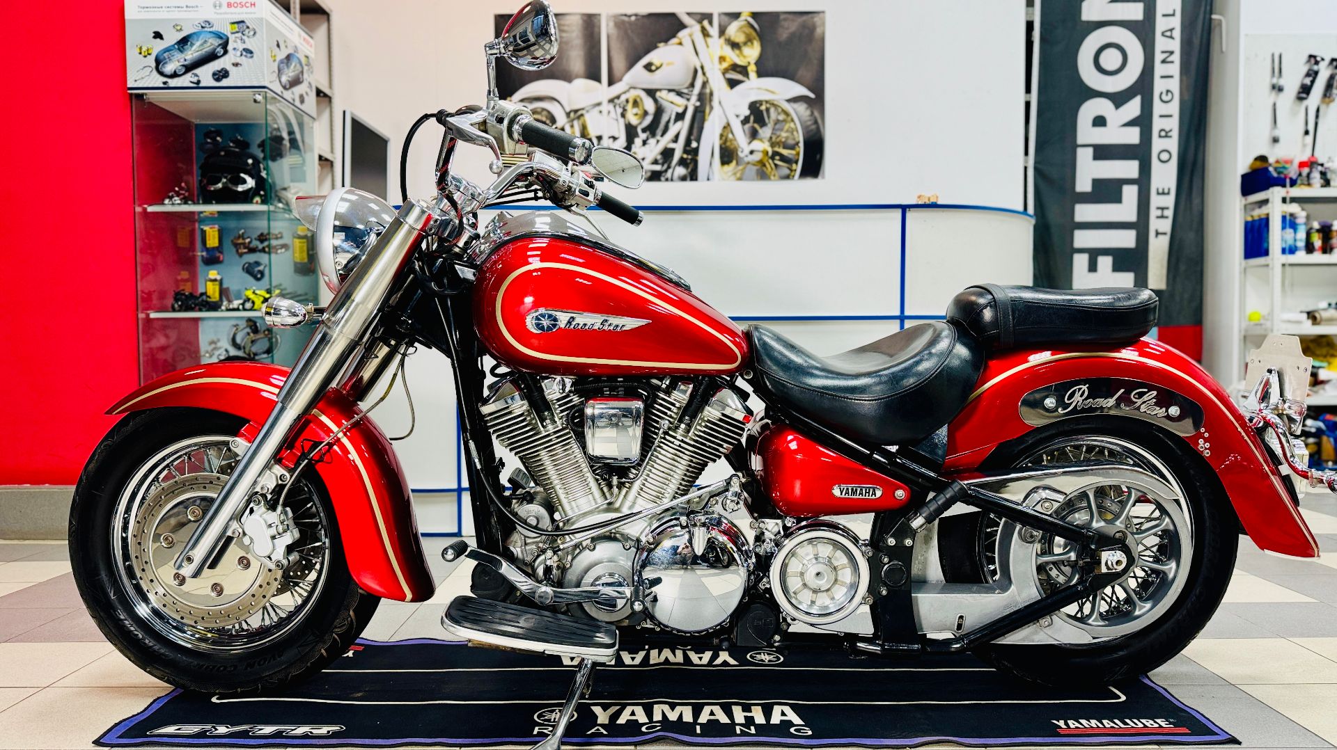 Yamaha XV1600 Road Star