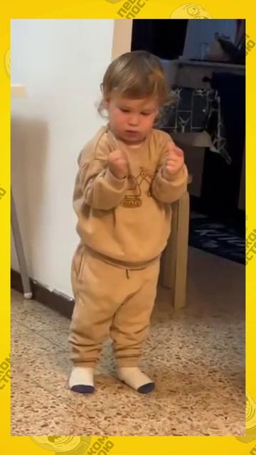 показывает класс - заходи в вк --﹥ Https://vk.com/peshkom_postoyu_smile_vk