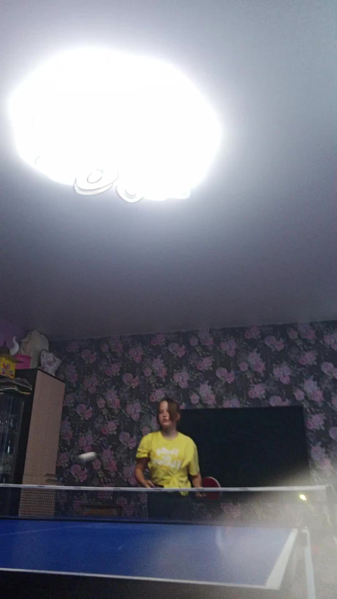 играем в теннис!!!