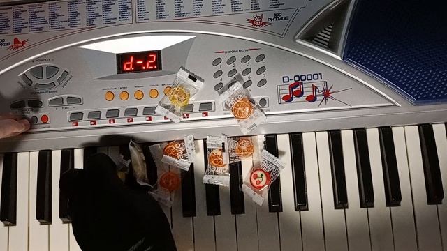 Малыш играет на синтезаторе. Мультики для детей.Мультики для малышей до года. Мультики для детского