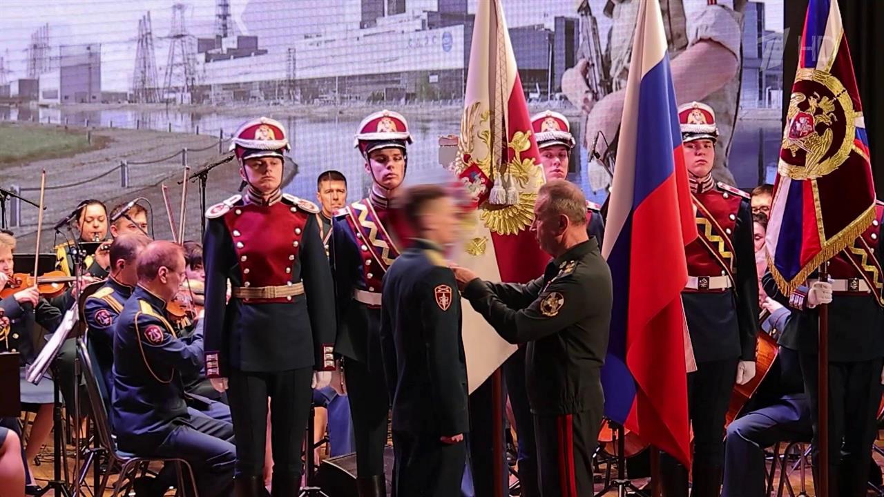 Директор Росгвардии Виктор Золотов наградил отличившихся в зоне СВО бойцов