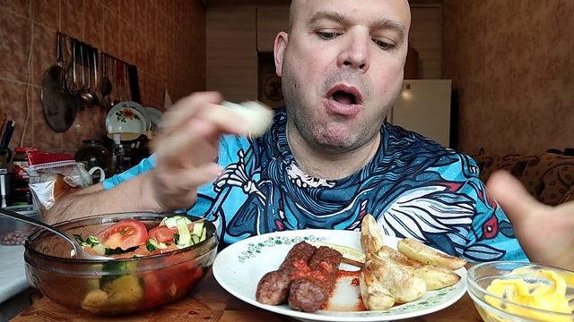 МУКБАНГ ЧЕВАПЧИЧИ И ЗАПЕЧЁННЫЙ КАРТОФЕЛЬОБЖОРОБЕДЕДА