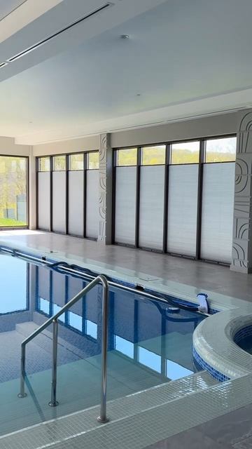 Салон штор Перфекто Краснодар.
Баварская дом 8 площадь с фонтаном.