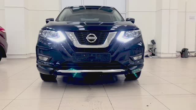 Автомобиль Nissan X-Trail в автосалоне Аврора в Симферополе 7895