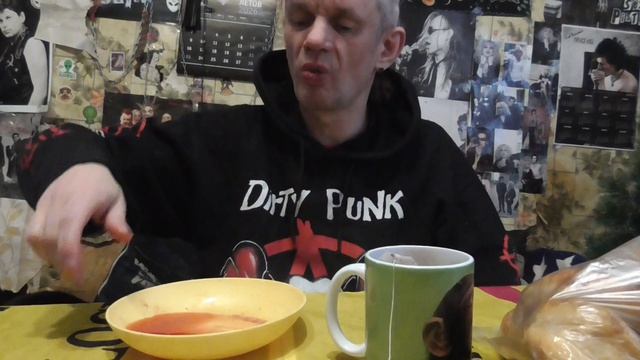 мукбанк клубника чай каркоде шиповник беляши