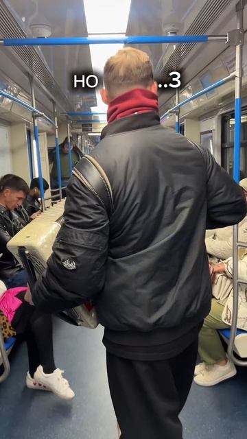 почему она убежала? #баянистаюша  #баянист #музыкавметро