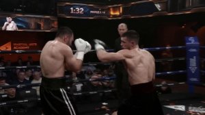 Яркое возвращение Савицкого против Муминова в Гран-при RCC по боксу