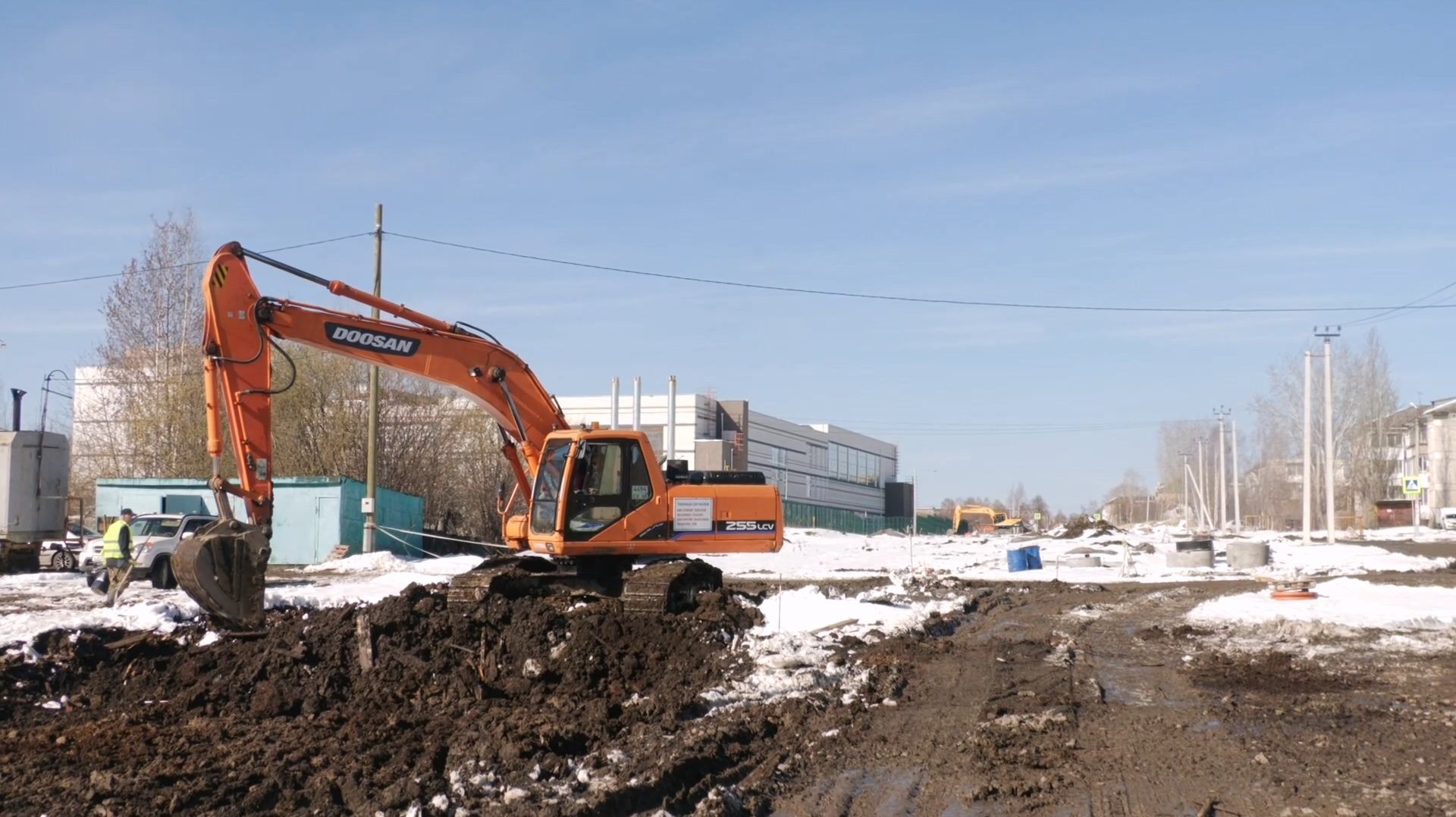 Выездное совещание: стройка и благоустройство в графике, а будущее - в руках молодёжи