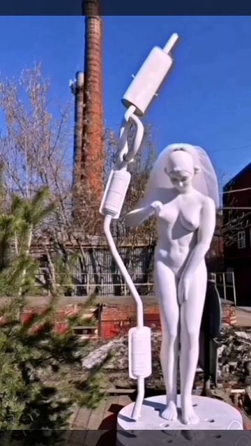 Девушка с глушителем