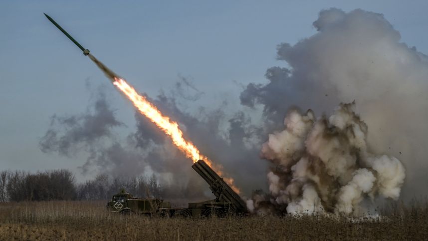 Гаубицу боевиков ВСУ смело «Ураганом». Лучшее видео из зоны СВО