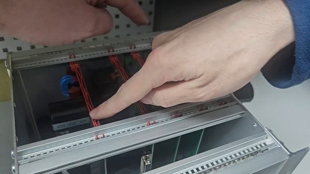 Внутри терминала РЗА 6-35 кВ НПП Алимп