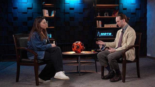 Робот для сборки мегаминкса