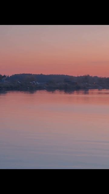 Посмотрели клип на трек 