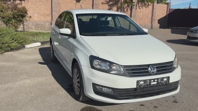 Автомобиль Volkswagen Polo в автосалоне Аврора в Симферополе (8402)