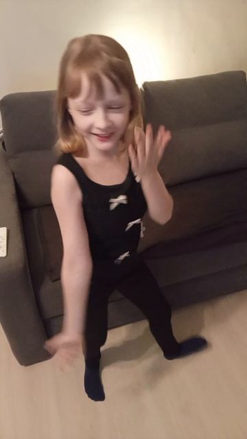 моя сестра пока я ушла из на пару минут