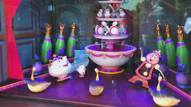 ВЛОГ： Идем в замок принцессы и катаемся на аттракциона