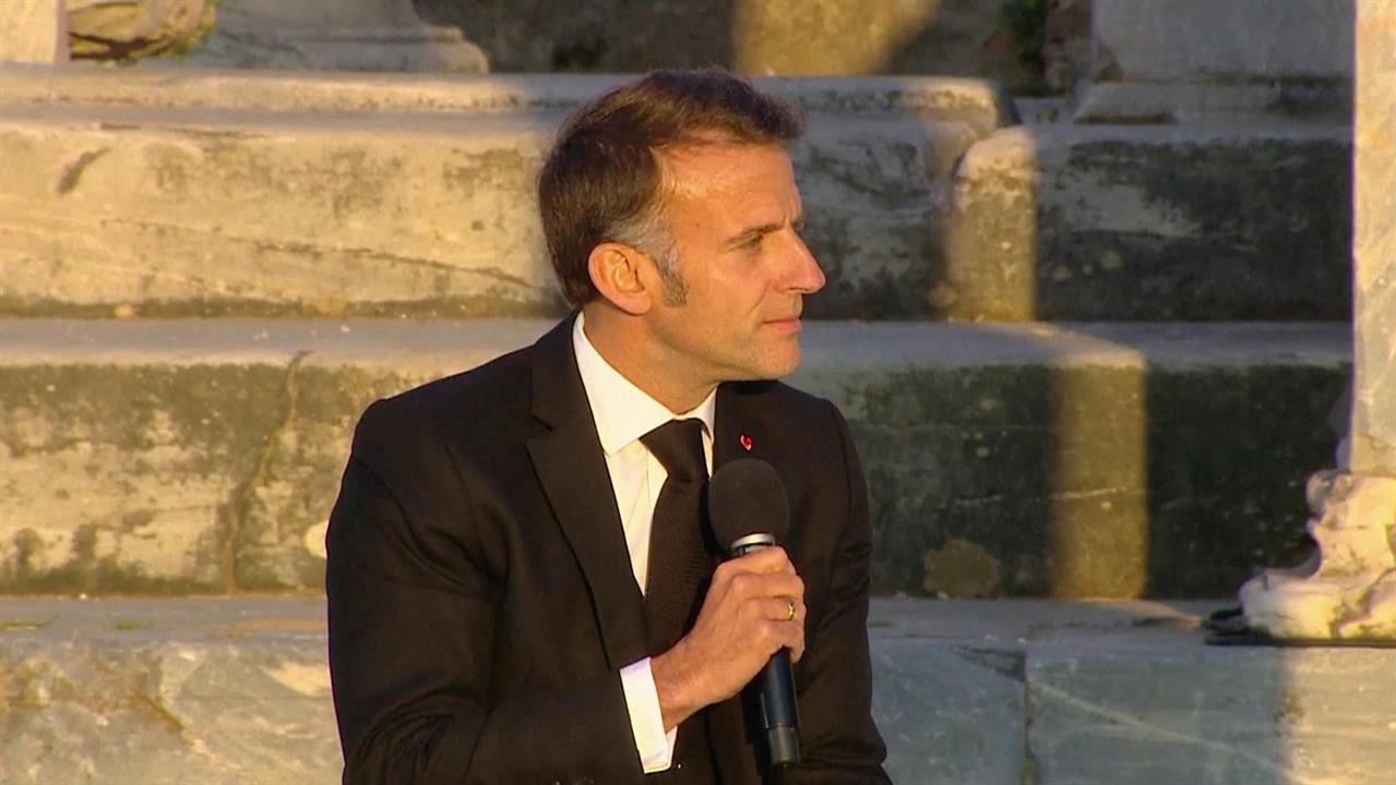 Президент Франции призвал всю Европу 