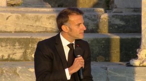 Президент Франции призвал всю Европу "проснуться".